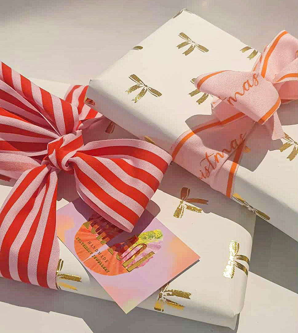 GIFT WRAPPING